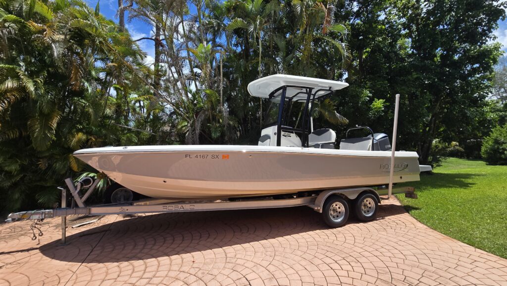 2021 Robalo 246 Cayman For Sale